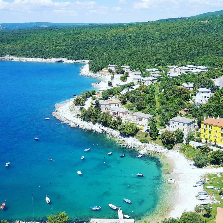 Apartment Stefania On The Beach Koromačno Buitenkant foto